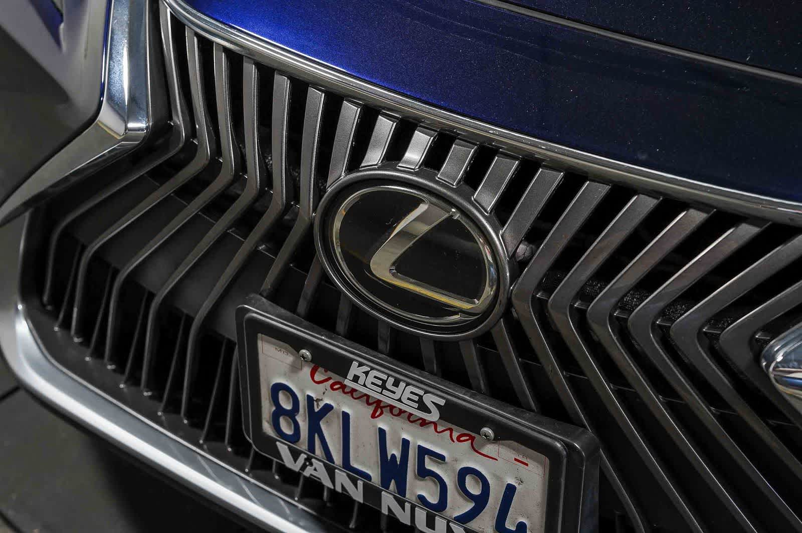 Thumbnail: 2019 Lexus ES - 8