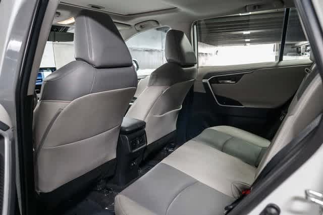 Thumbnail: 2021 Toyota RAV4 - 19