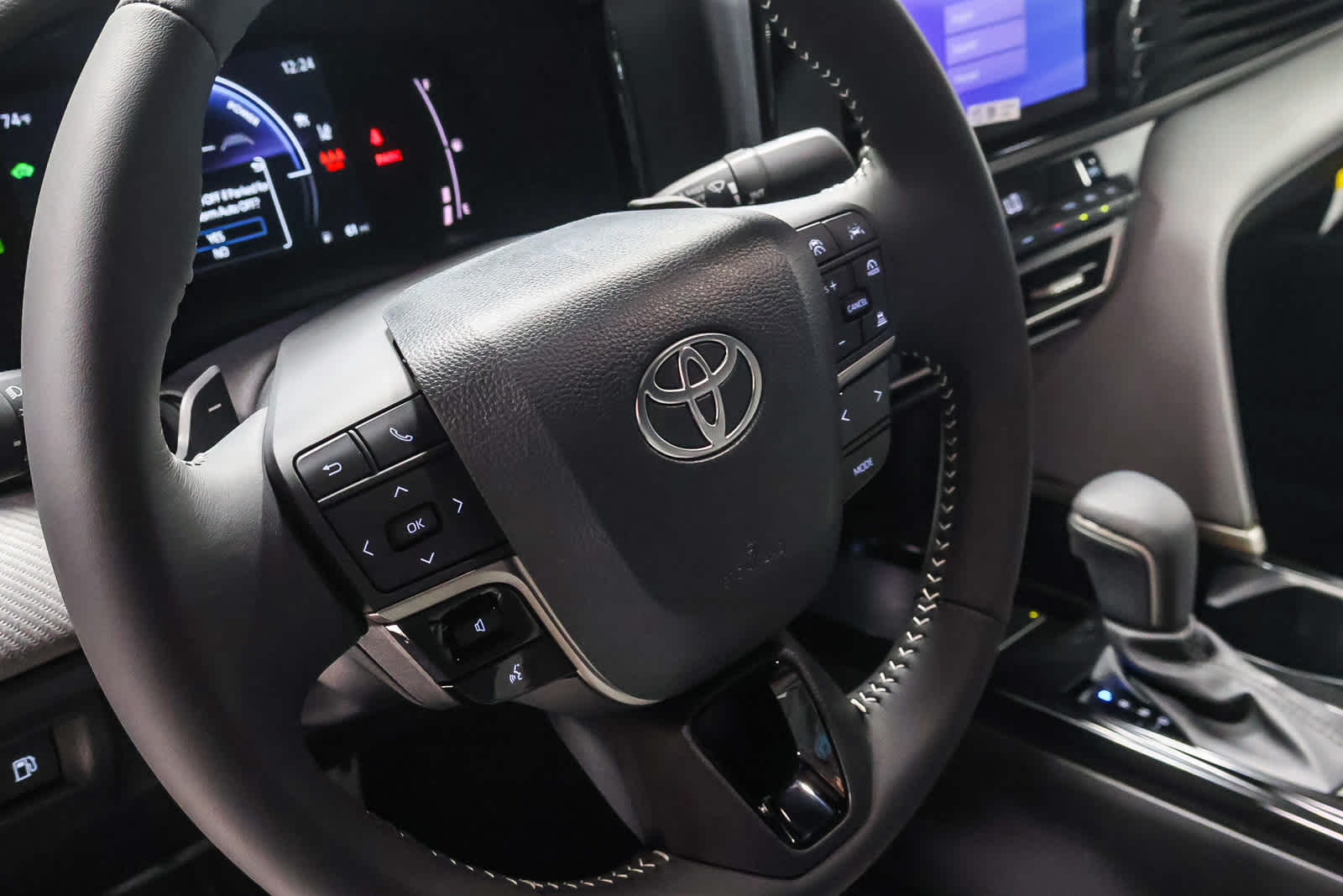 Thumbnail: 2025 Toyota Camry - 21