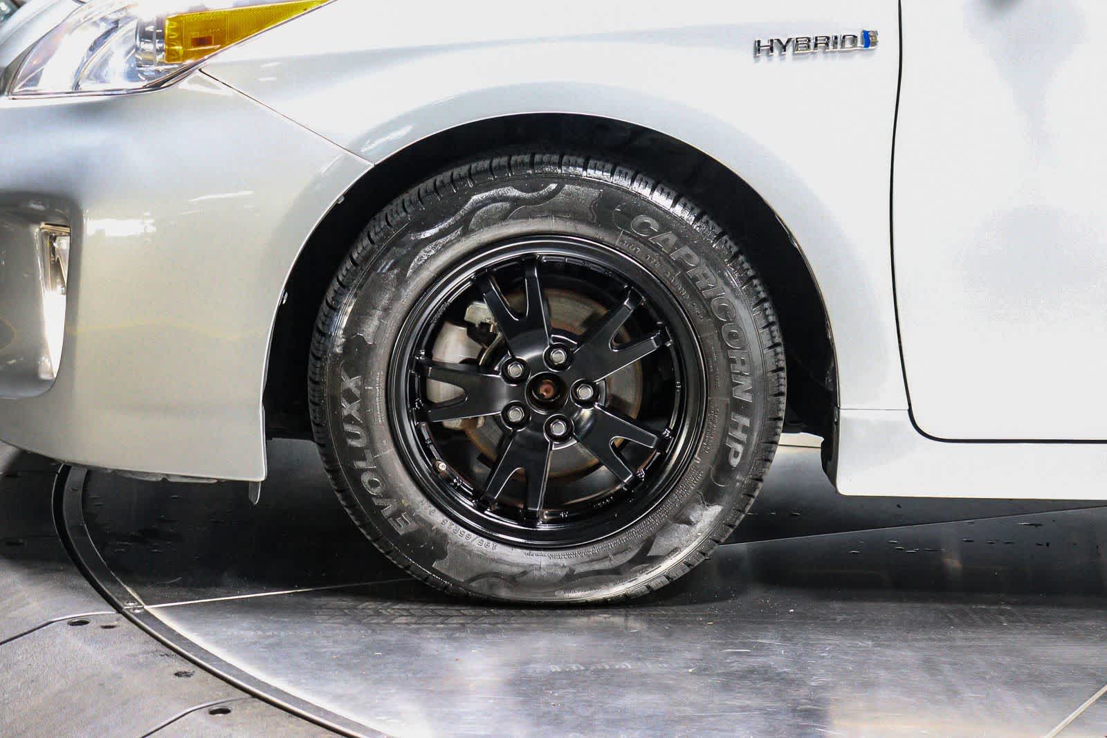 Thumbnail: 2015 Toyota Prius - 9