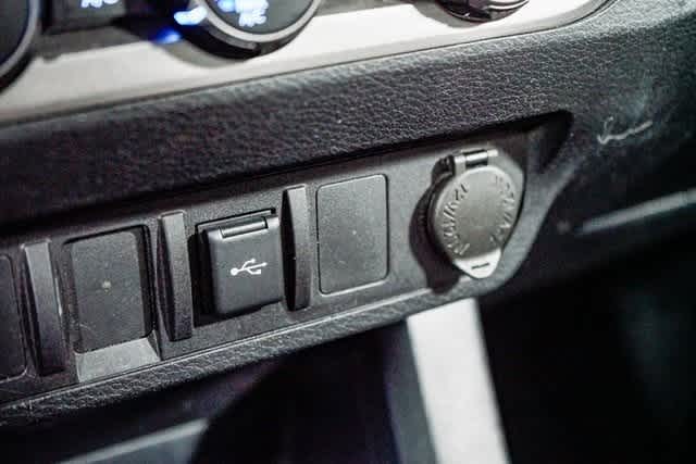 Thumbnail: 2020 Toyota Tacoma - 23