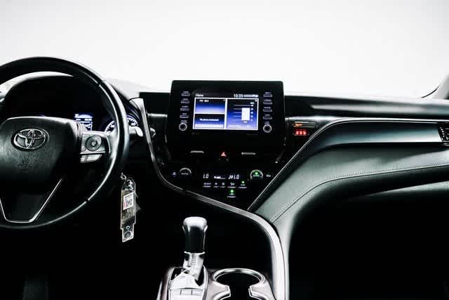 Thumbnail: 2022 Toyota Camry - 13