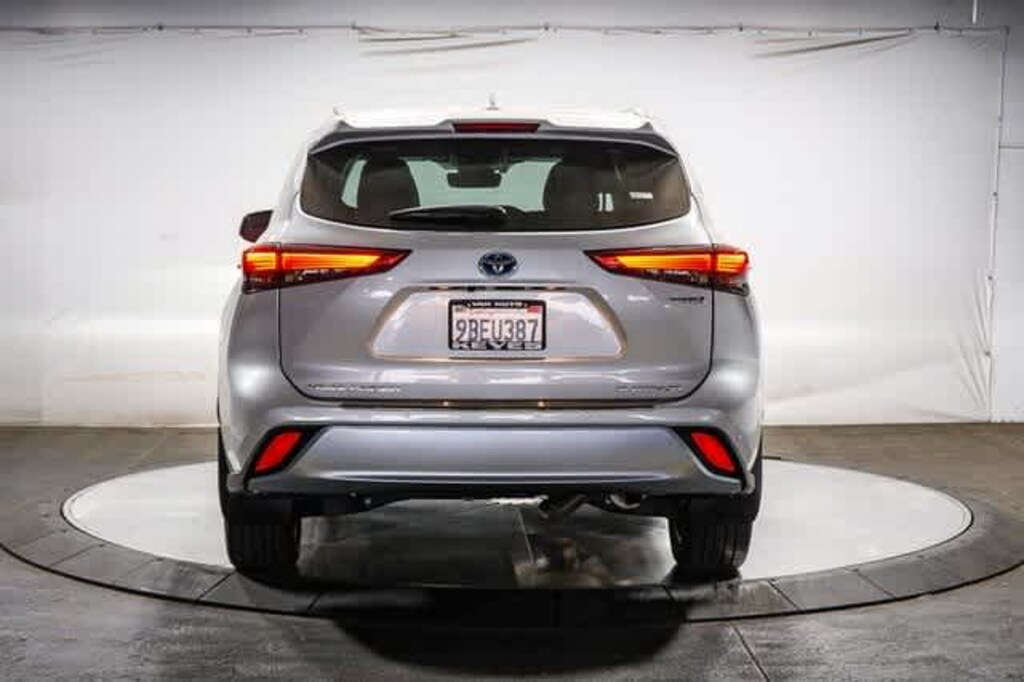 Certified 2022 Toyota Highlander Hybrid Platinum SUV