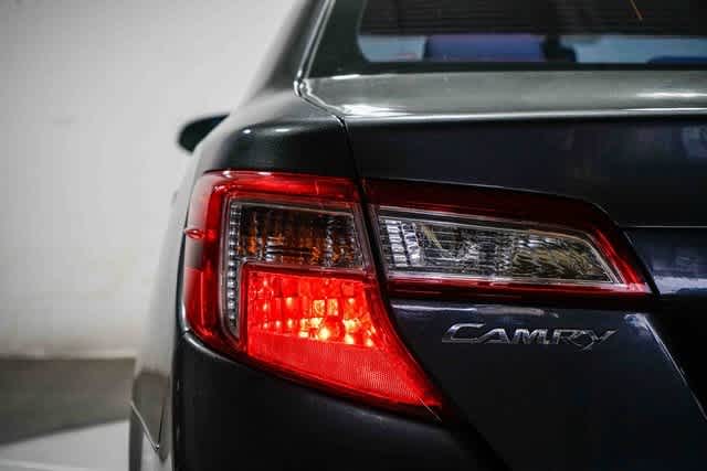 Thumbnail: 2013 Toyota Camry - 9