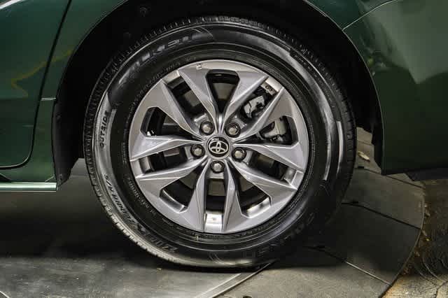 2024 Toyota Sienna LE 10