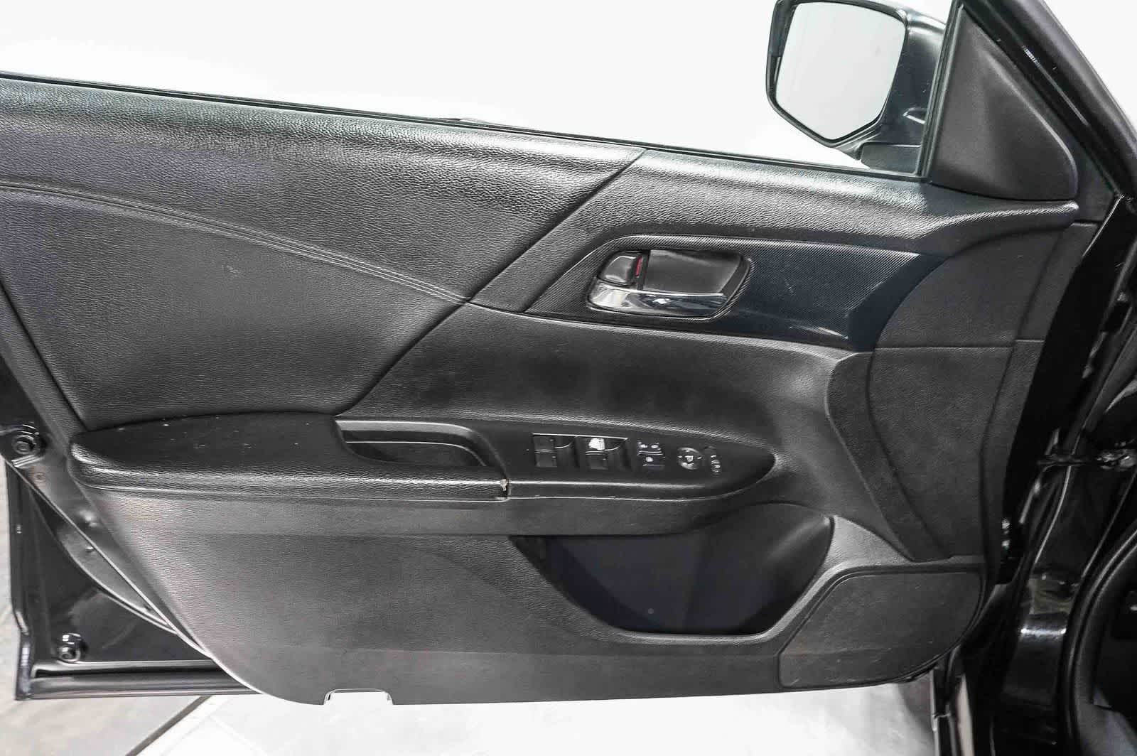 Thumbnail: 2013 Honda Accord - 21