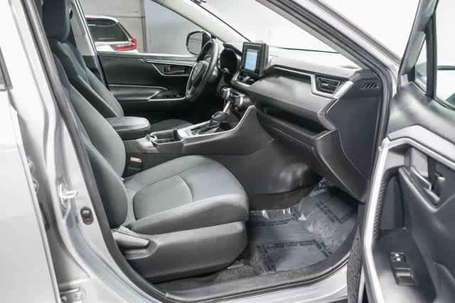 Thumbnail: 2019 Toyota RAV4 - 17
