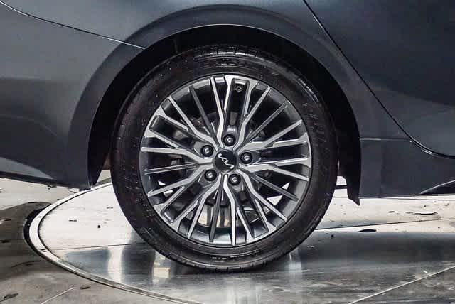 Thumbnail: 2023 Kia Forte - 7