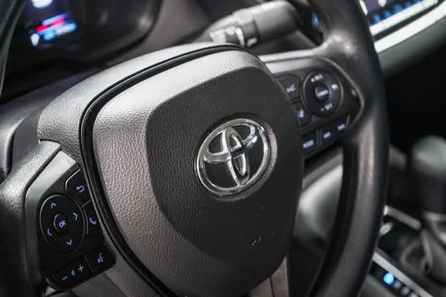 2022 Toyota Corolla LE 21