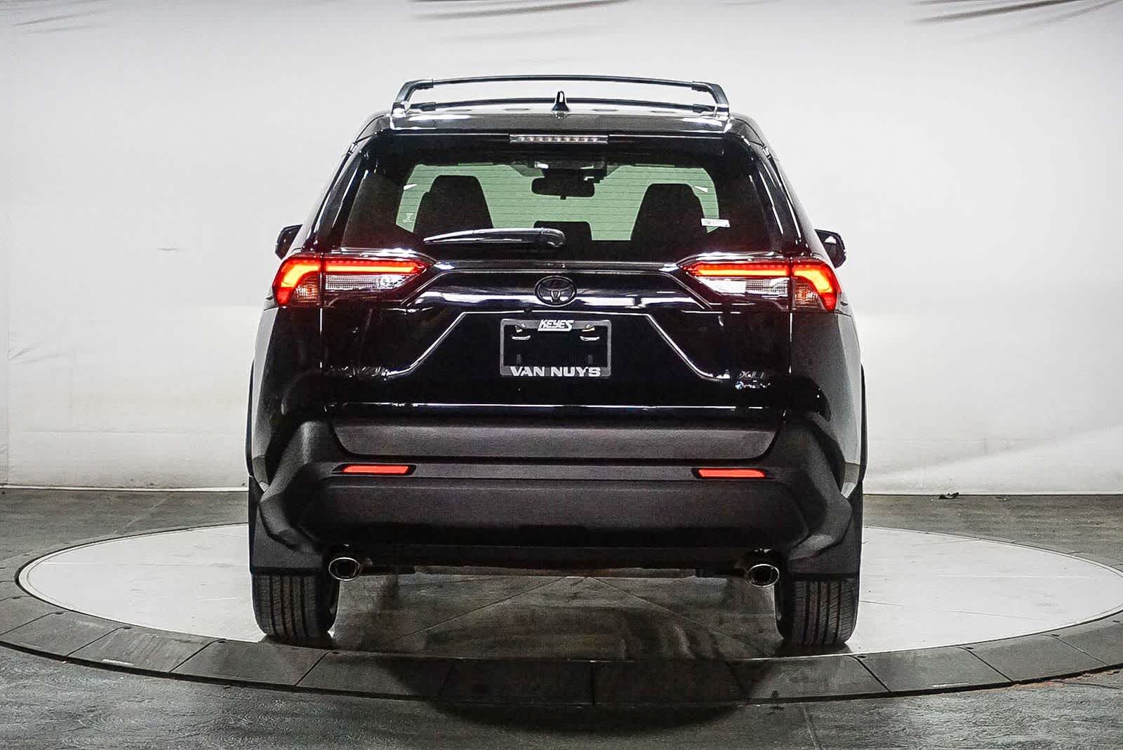 Thumbnail: 2025 Toyota RAV4 - 10
