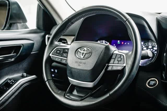 Thumbnail: 2024 Toyota Highlander - 15