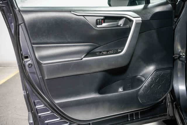 Thumbnail: 2019 Toyota RAV4 - 20