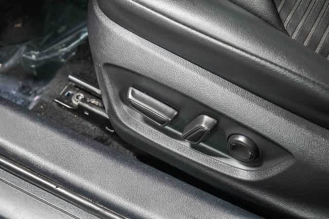 Thumbnail: 2023 Toyota Camry - 23