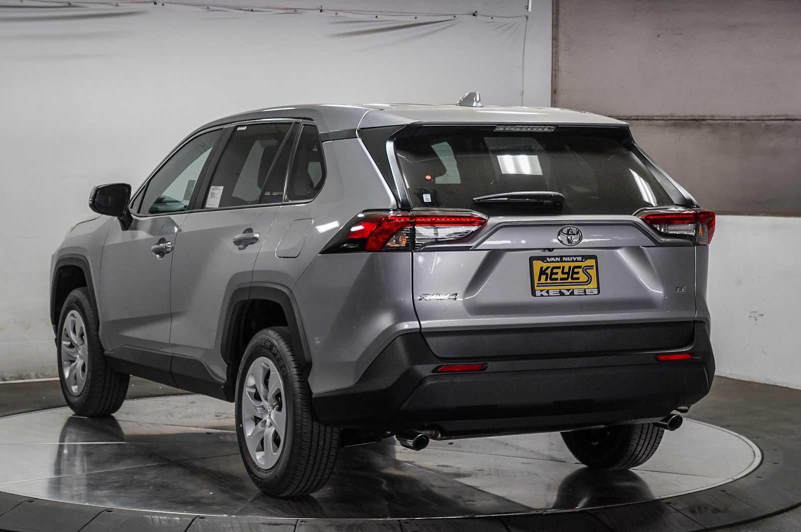 Thumbnail: 2025 Toyota RAV4 - 6