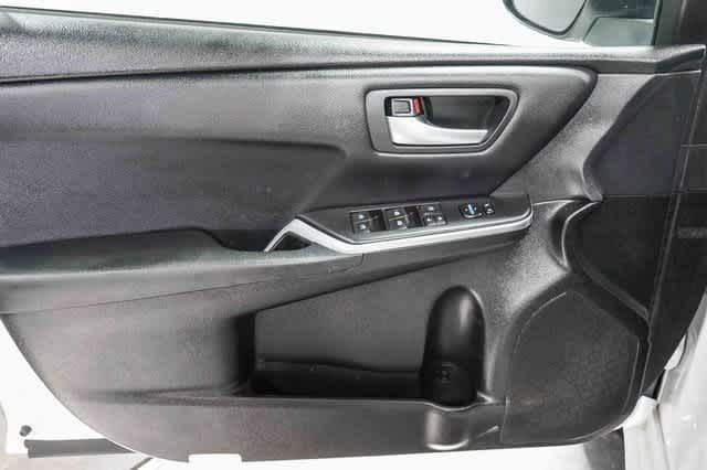 Thumbnail: 2017 Toyota Camry - 22