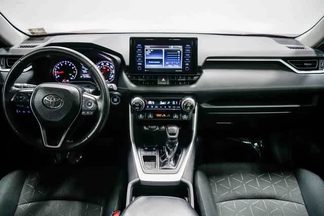 Thumbnail: 2021 Toyota RAV4 - 12