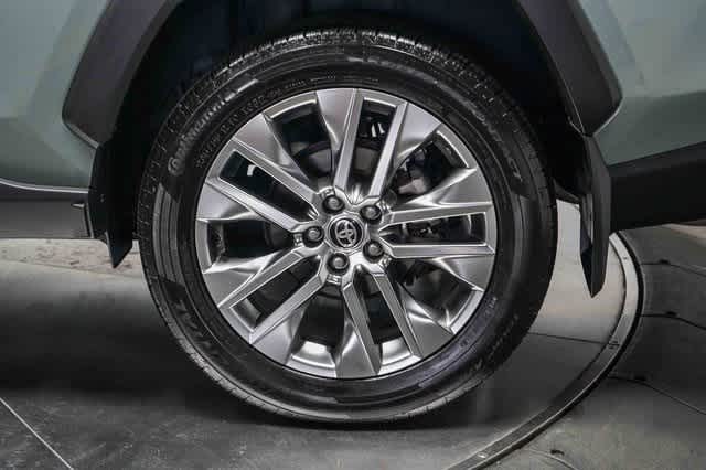 Thumbnail: 2020 Toyota RAV4 - 11
