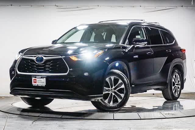 Thumbnail: 2021 Toyota Highlander - 1
