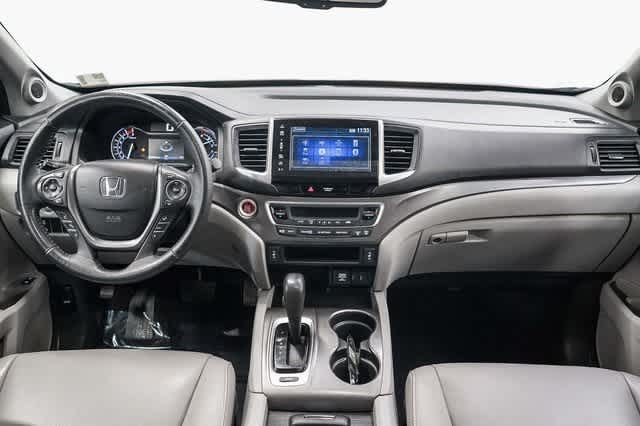 Thumbnail: 2017 Honda Pilot - 12