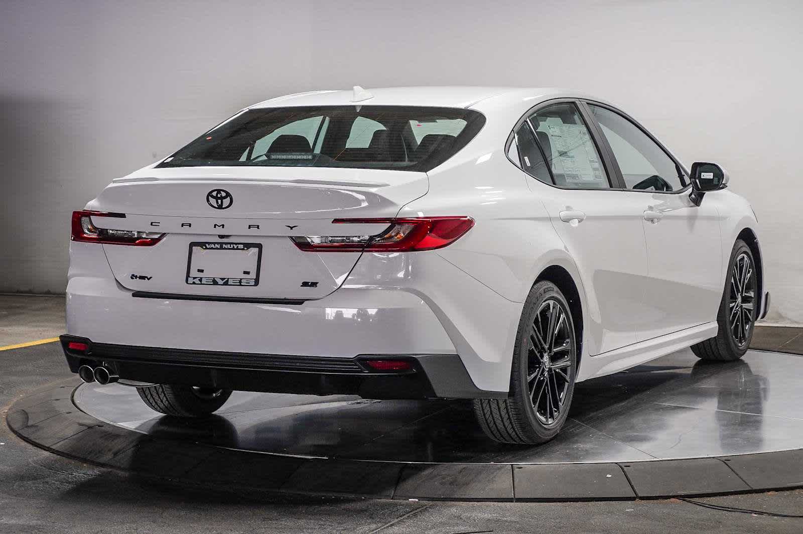 Thumbnail: 2025 Toyota Camry - 4