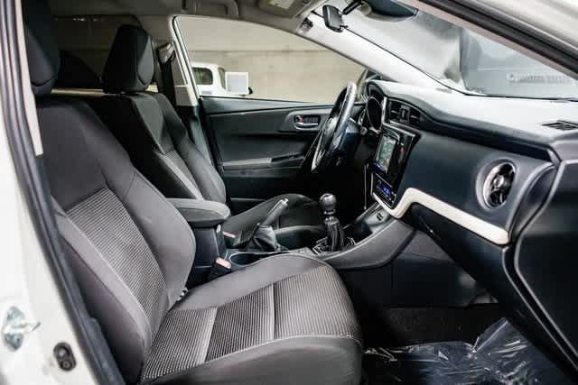 Thumbnail: 2017 Toyota Corolla iM - 16