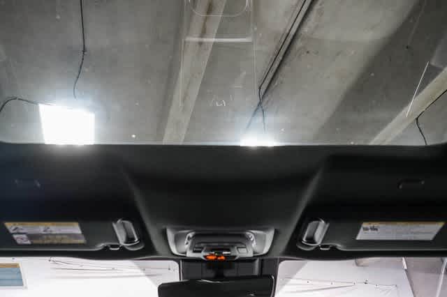 Thumbnail: 2025 Toyota bZ4X - 16