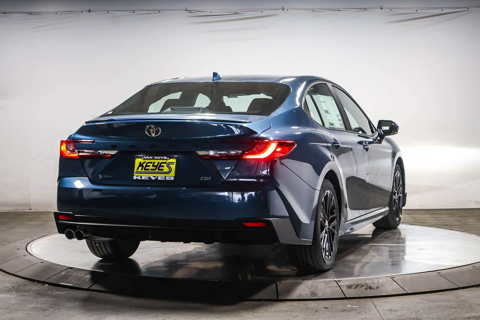 Thumbnail: 2025 Toyota Camry - 4