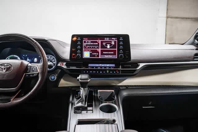 Thumbnail: 2023 Toyota Sienna - 14