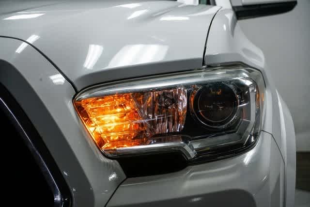 Thumbnail: 2017 Toyota Tacoma - 5
