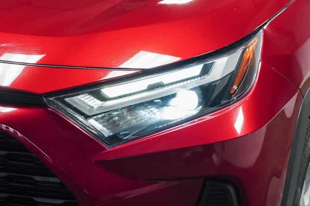 2022 Toyota RAV4 XLE 8
