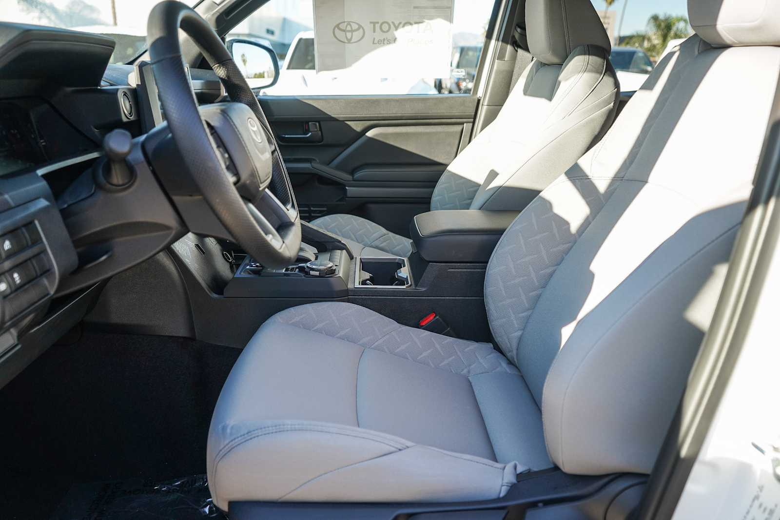 2025 Toyota Tacoma SR5 24