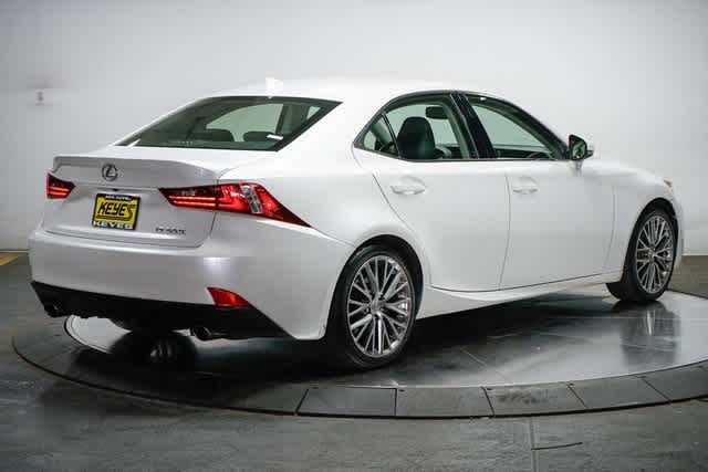 Thumbnail: 2016 Lexus IS - 4