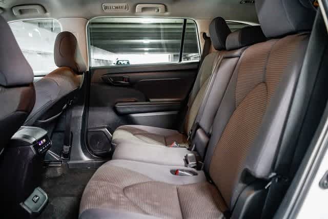 Thumbnail: 2024 Toyota Highlander - 18