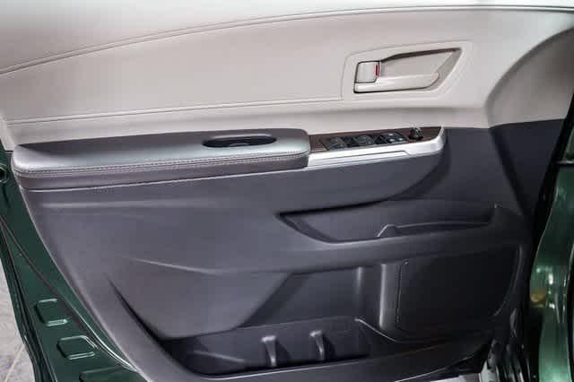 2024 Toyota Sienna LE 22