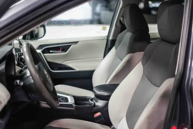 Thumbnail: 2019 Toyota RAV4 - 19