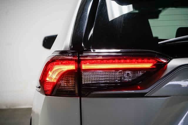 Thumbnail: 2021 Toyota RAV4 - 10