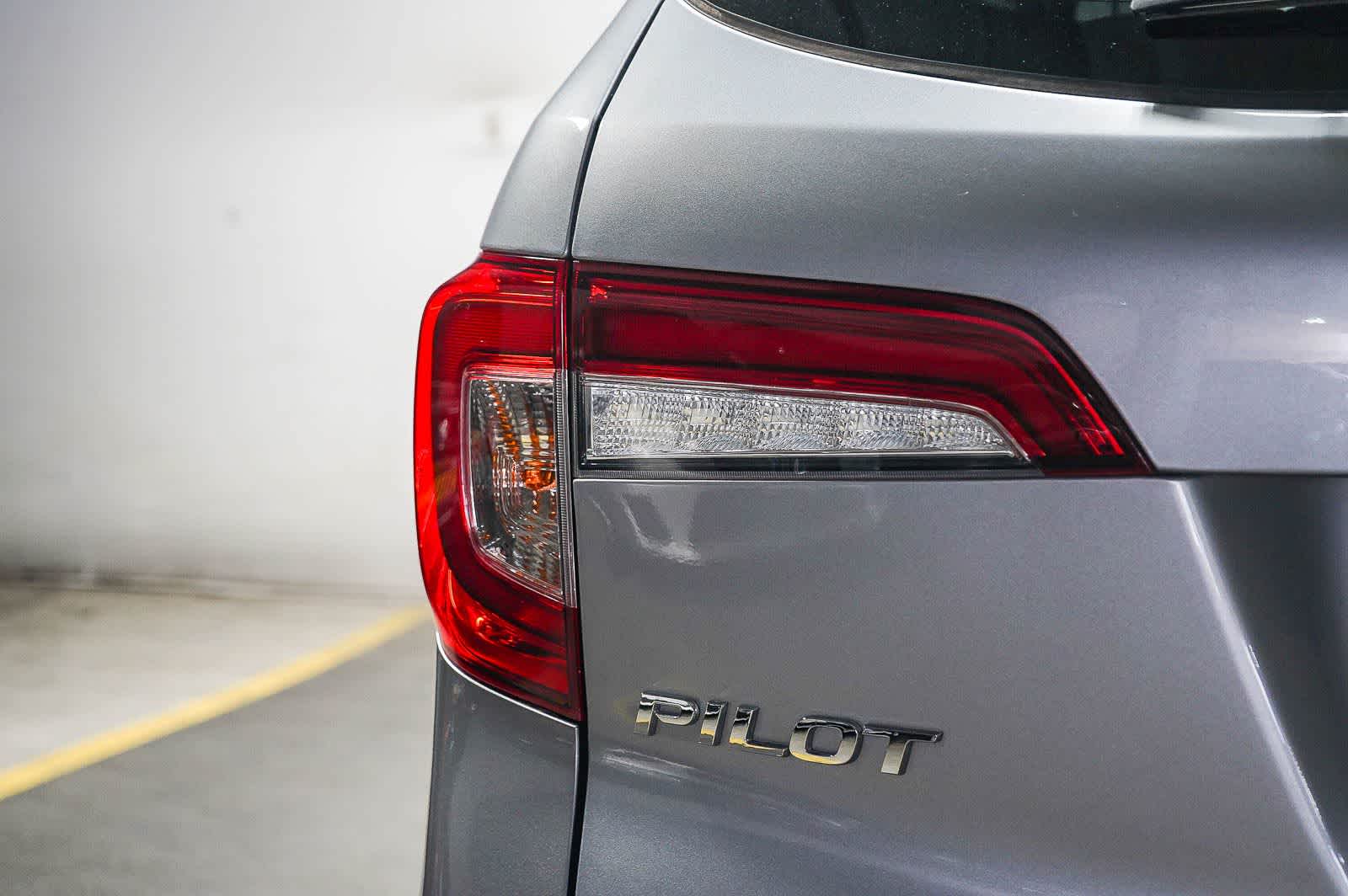 Thumbnail: 2020 Honda Pilot - 10