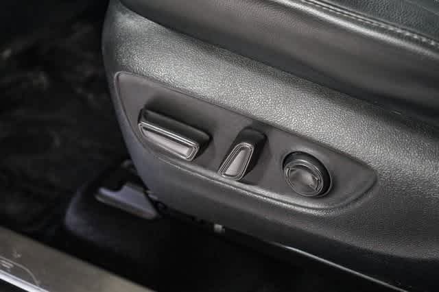 Thumbnail: 2022 Toyota Highlander - 24