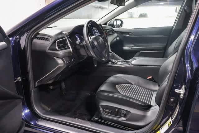 2022 Toyota Camry SE 18