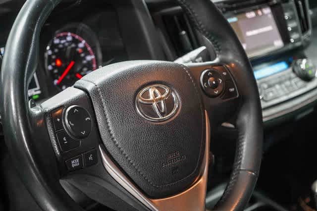 Thumbnail: 2016 Toyota RAV4 - 21
