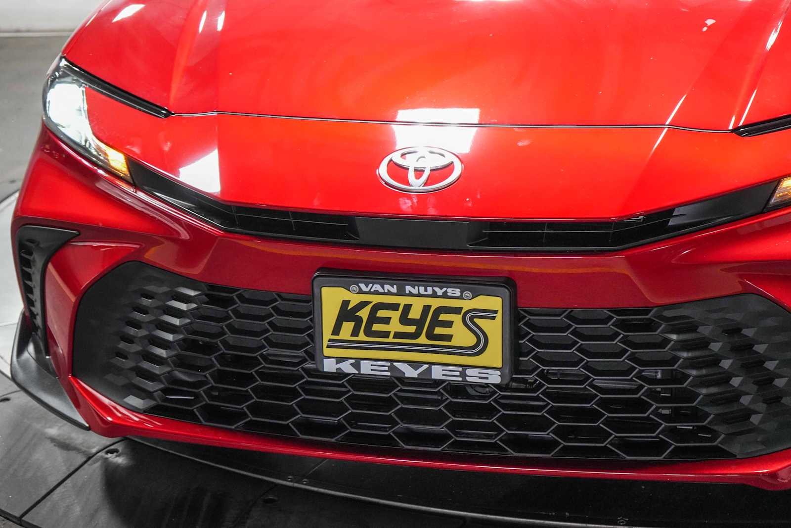 Thumbnail: 2025 Toyota Camry - 9