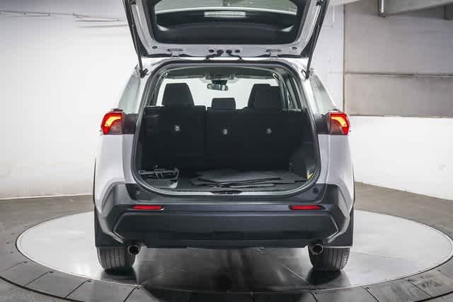 Thumbnail: 2021 Toyota RAV4 - 26