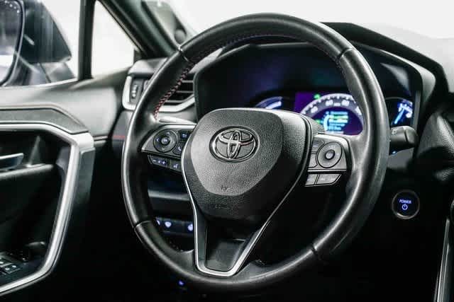 Thumbnail: 2021 Toyota RAV4 - 16