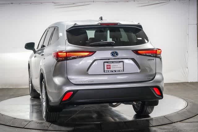 Thumbnail: 2022 Toyota Highlander - 2