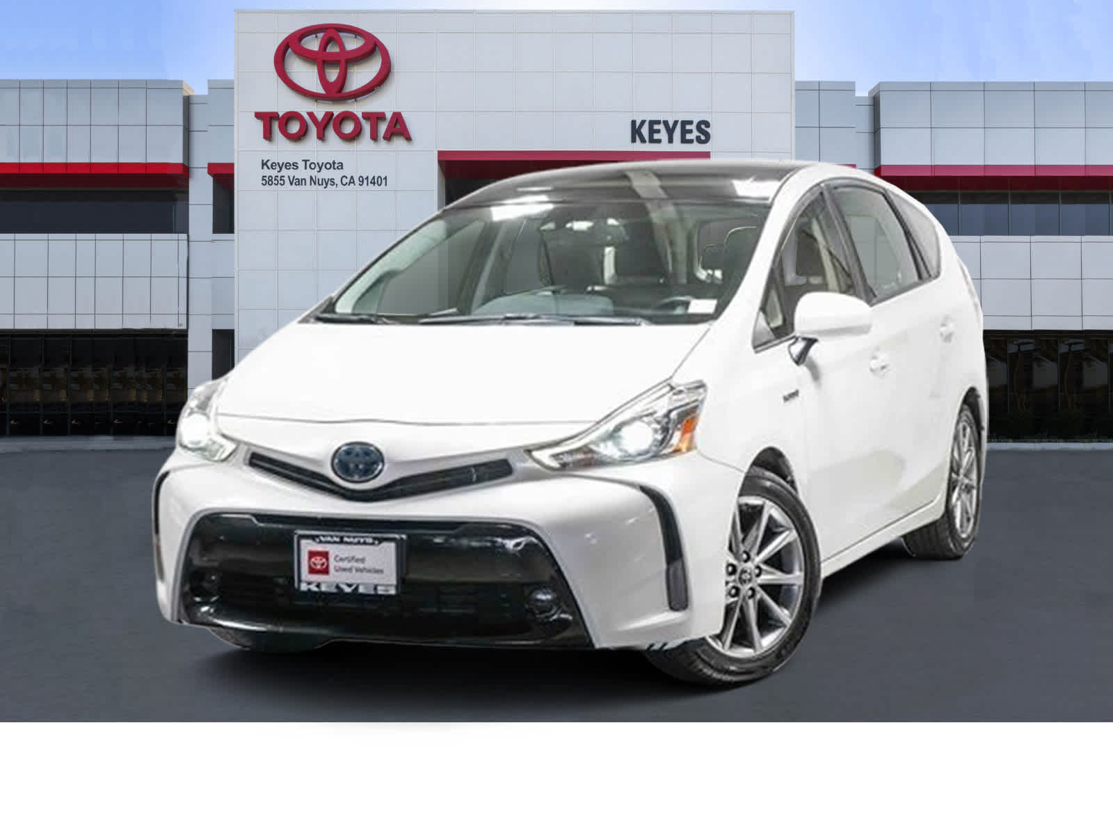 Thumbnail: 2017 Toyota Prius v - 1