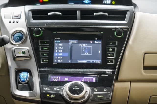 Thumbnail: 2017 Toyota Prius v - 14