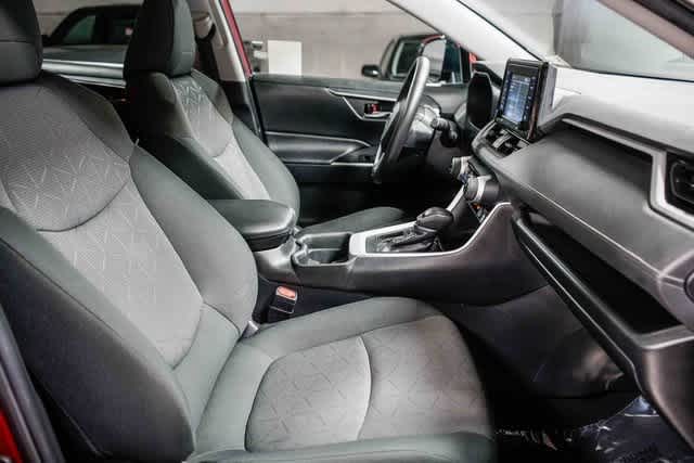 Thumbnail: 2021 Toyota RAV4 - 16