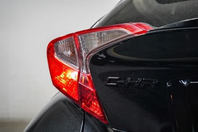 Thumbnail: 2018 Toyota C-HR - 12