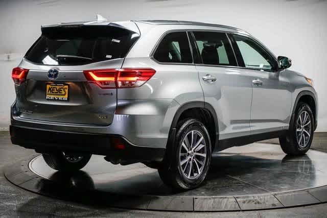 Thumbnail: 2019 Toyota Highlander - 4