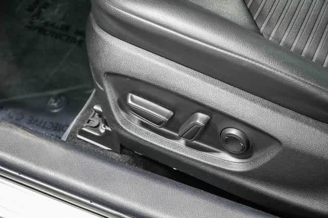 Thumbnail: 2023 Toyota Camry - 23